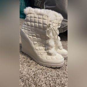 Selling my Jessica Simpson boots! Faux fur. Wedge boots. Size 10